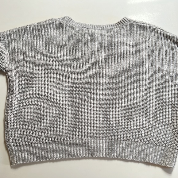 Forever 21 - Cropped Gray Crewneck Sweater - Picture 4 of 8